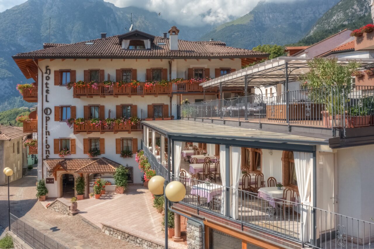 Hotel Opinione Dimora Storica | Hotel a San Lorenzo in Banale - Trentino