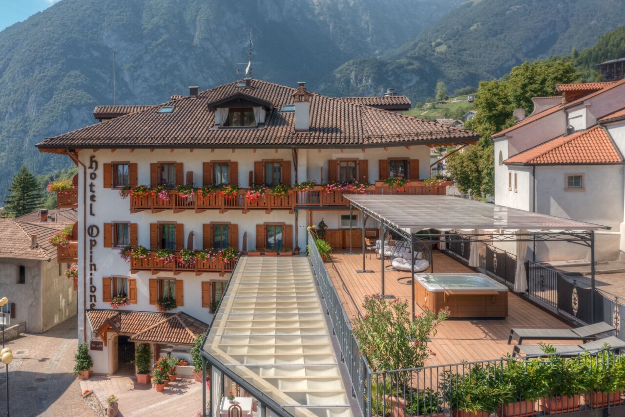 Hotel Opinione Dimora Storica | Hotel a San Lorenzo in Banale - Trentino